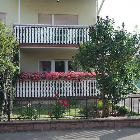 Ferienwohnung Holzapfel