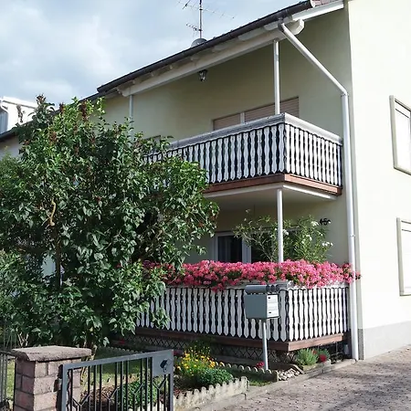Ferienwohnung Holzapfel Appartamento *